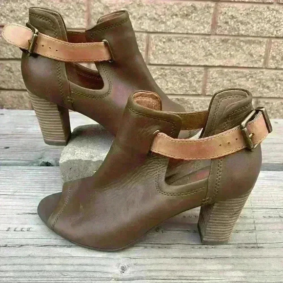 Clarks Artesian heal open toe SZ 8 leather - Picture 3 of 6